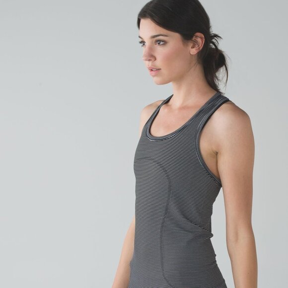 Lululemon Swiftly Tech Racerback | Black & White | Size 6 - Picture 1 of 3